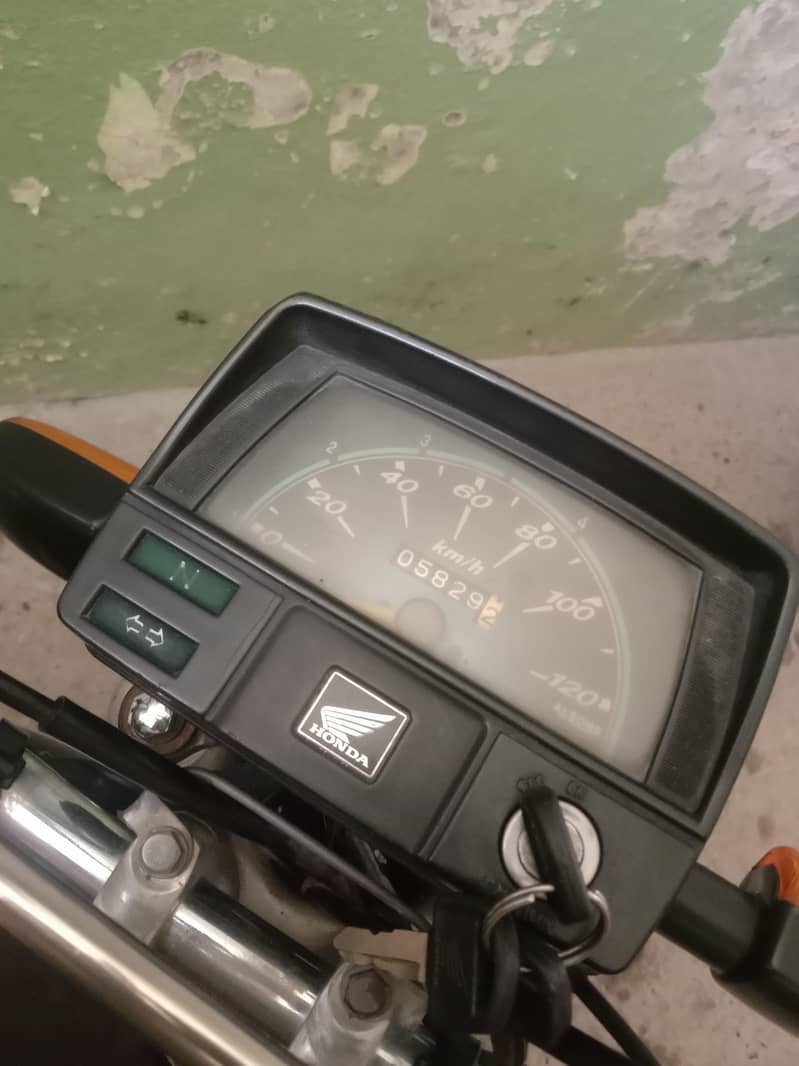 Honda CD70 3