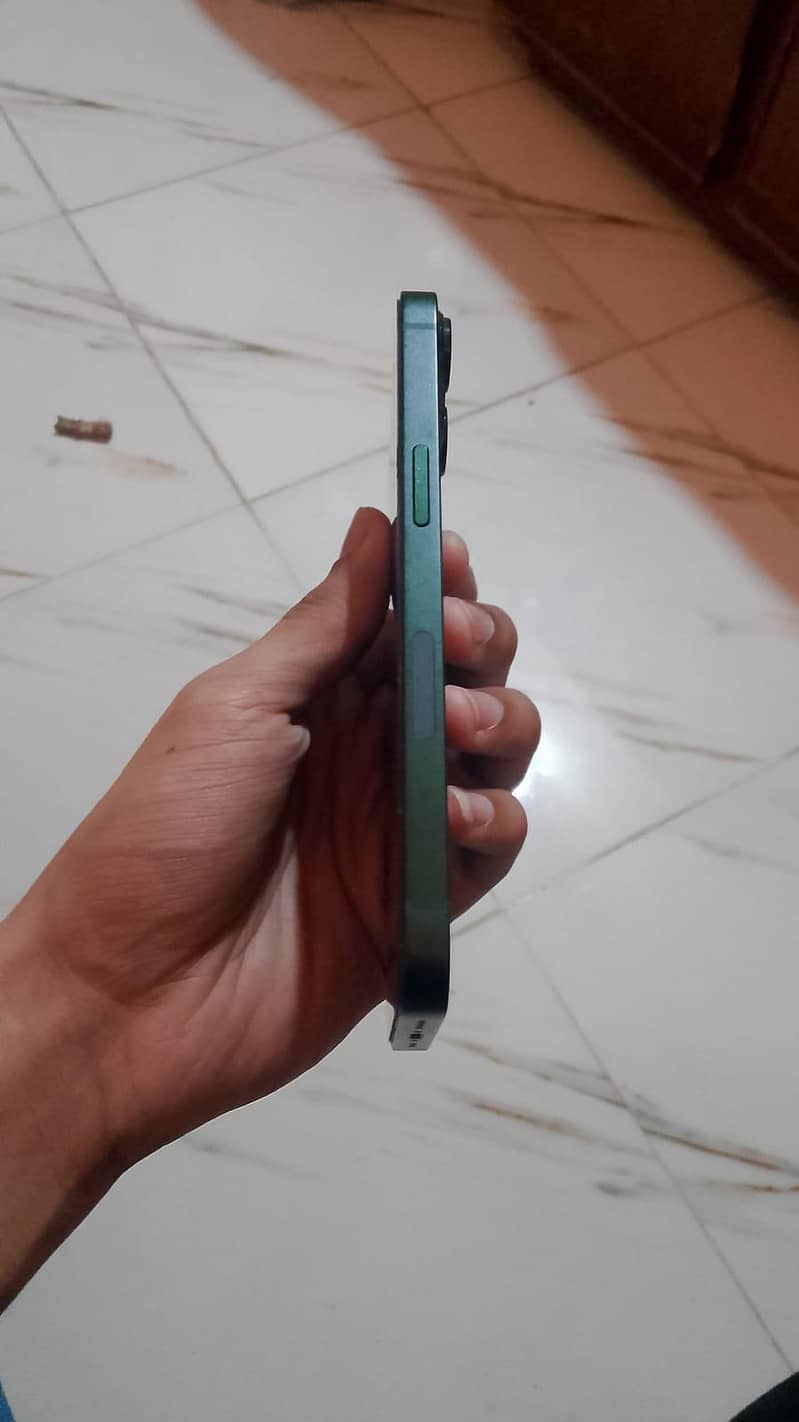Apple iPhone 13 1