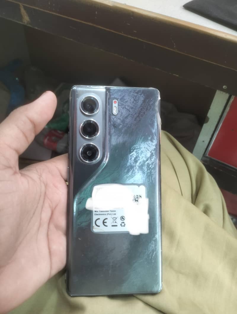 Tecno CAMON 40 Pro 0