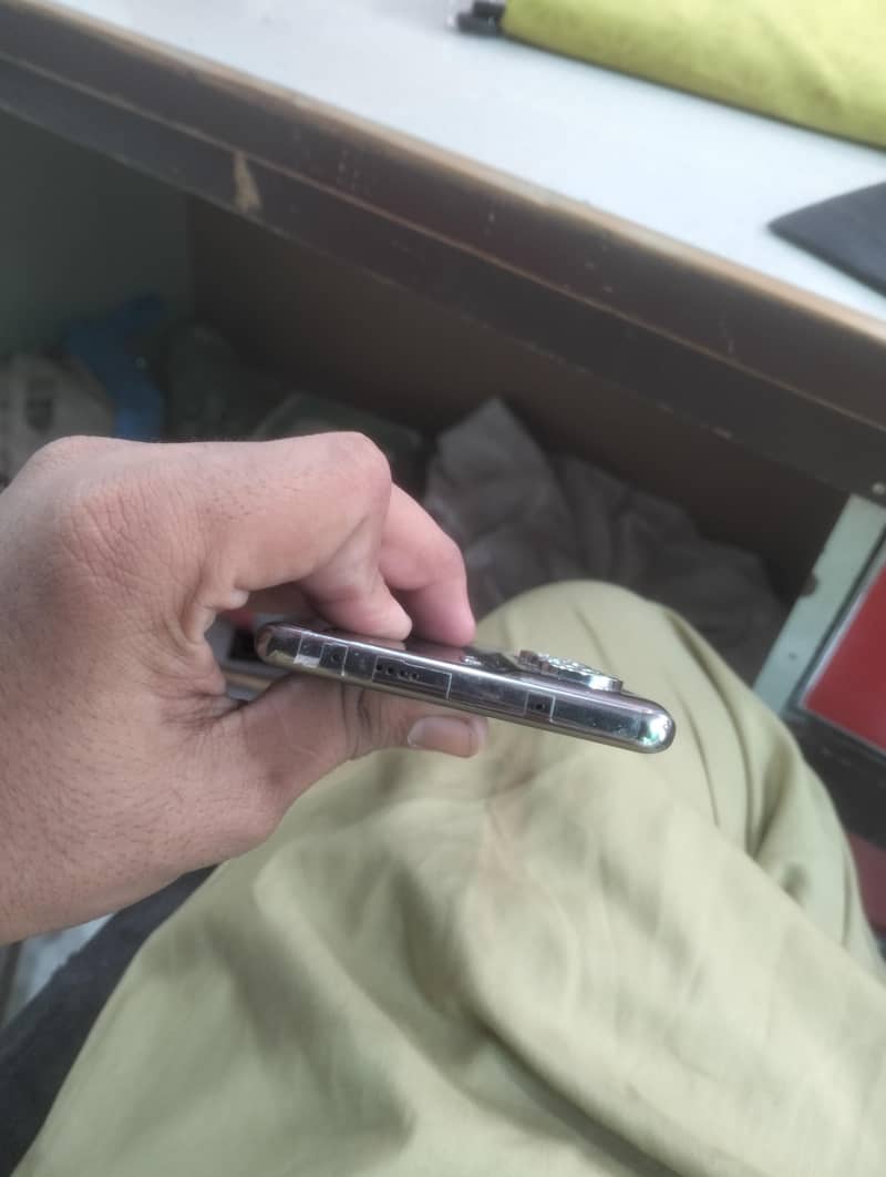 Tecno CAMON 40 Pro 3