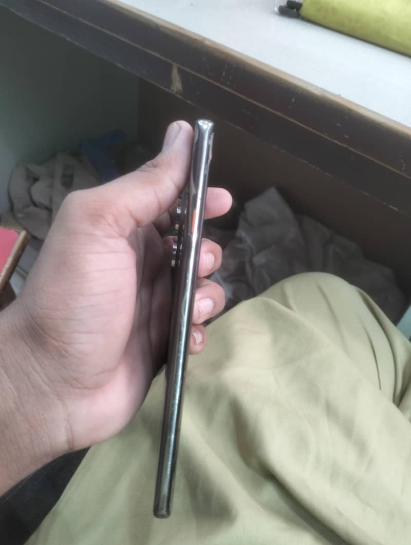 Tecno CAMON 40 Pro 4