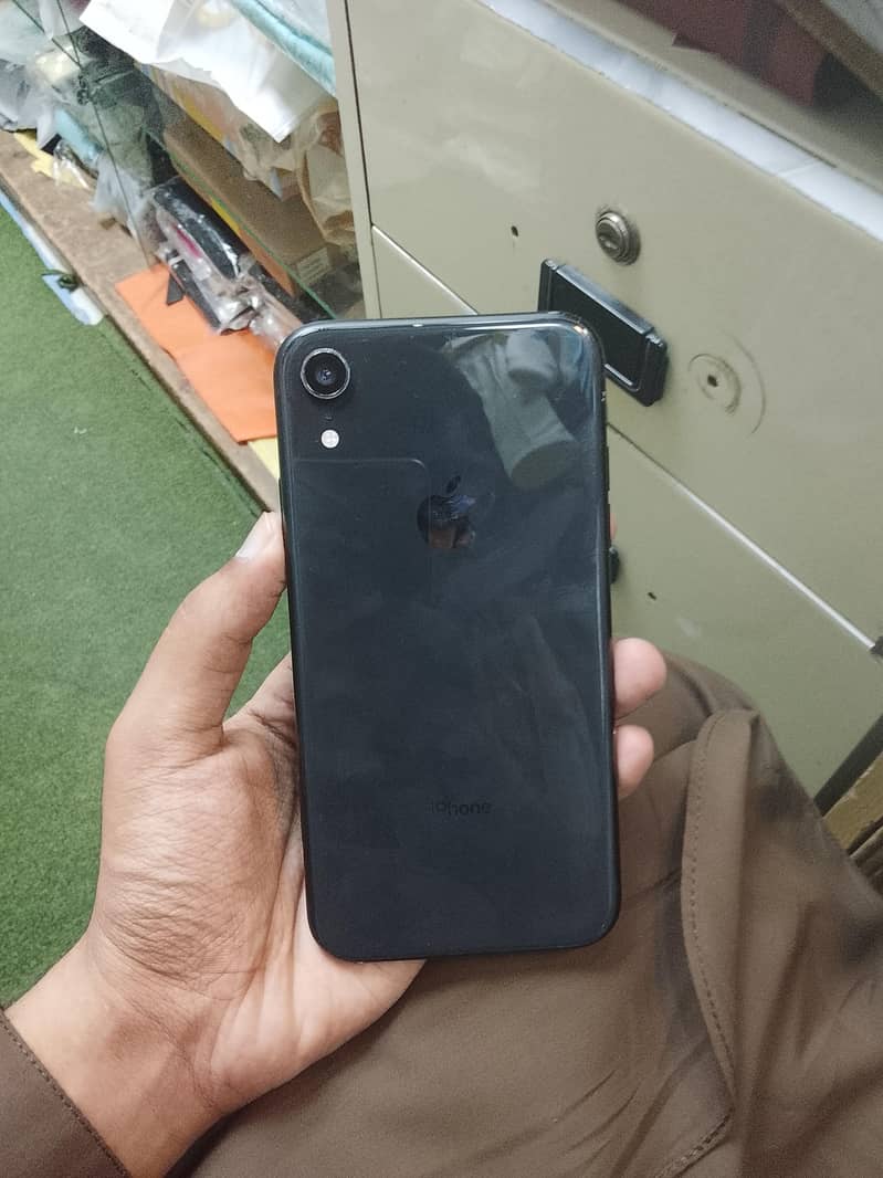 XR IPhone 2
