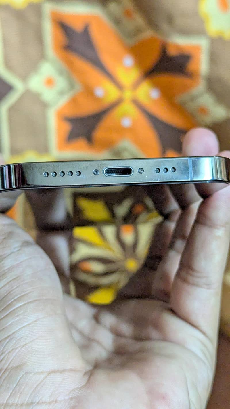 Apple iPhone 13 Pro 2
