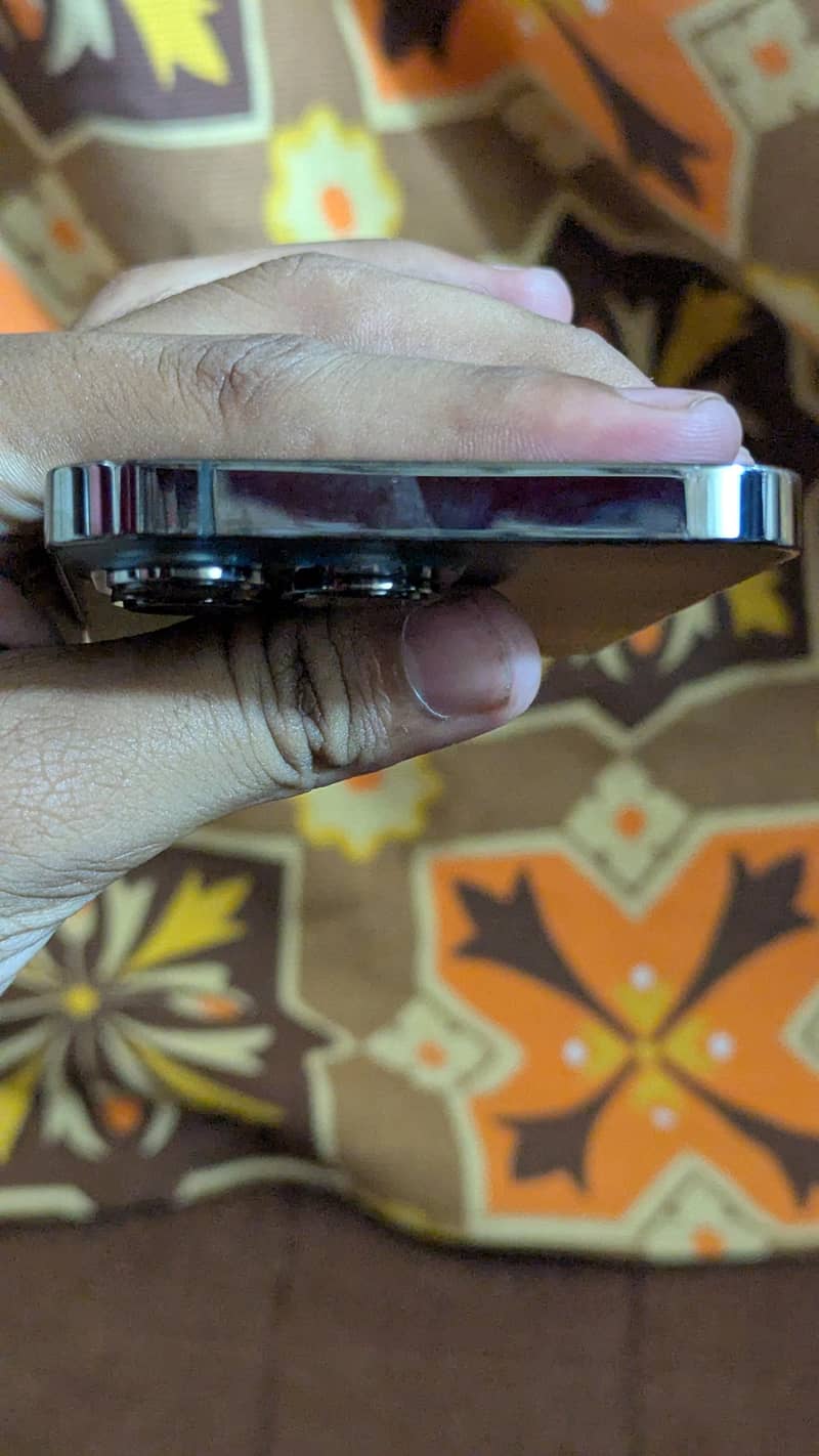 Apple iPhone 13 Pro 4