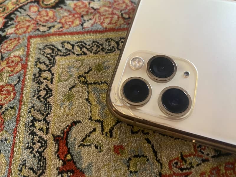 APPLE IPHONE 11 PRO MAX 1