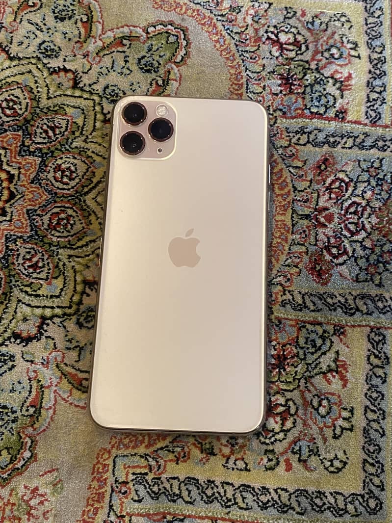 APPLE IPHONE 11 PRO MAX 9