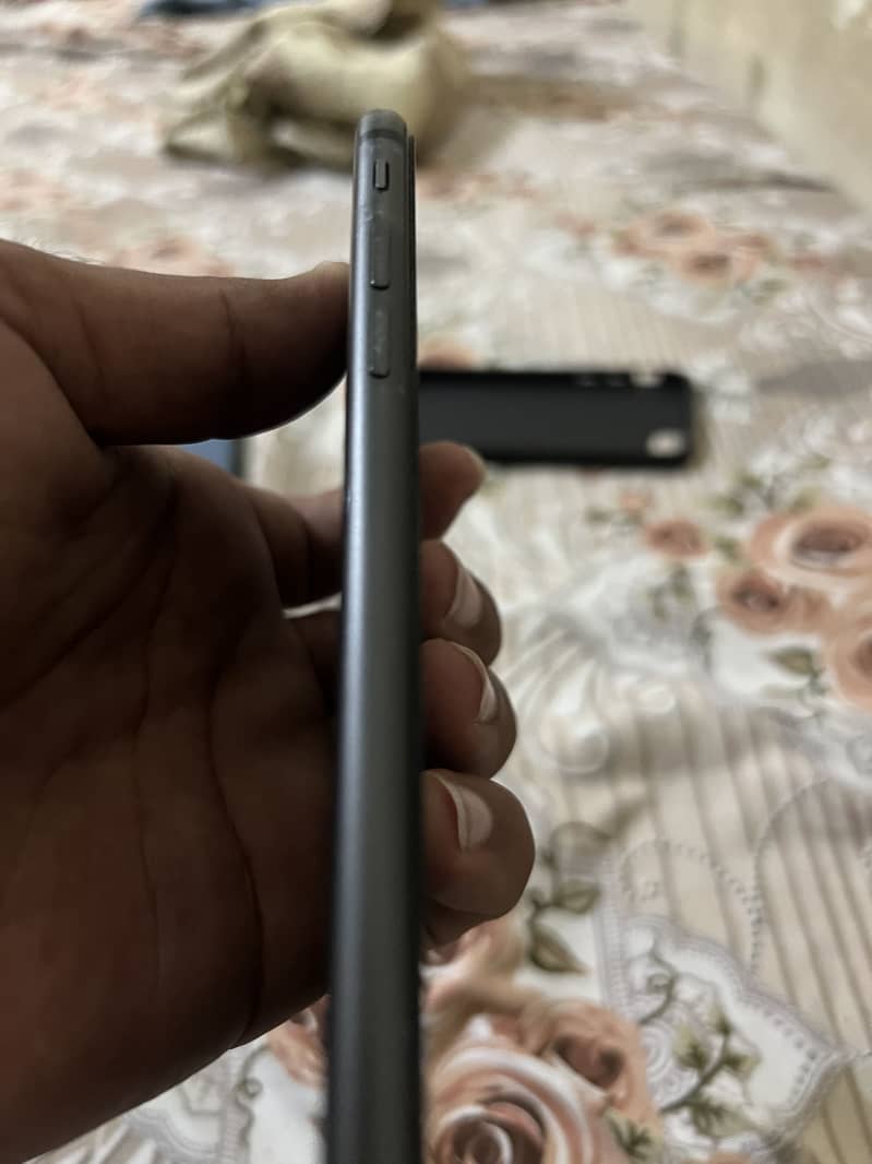 Apple iPhone 8 0