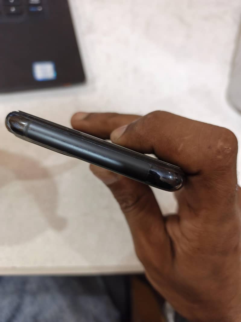 Apple iPhone 11 Pro 3