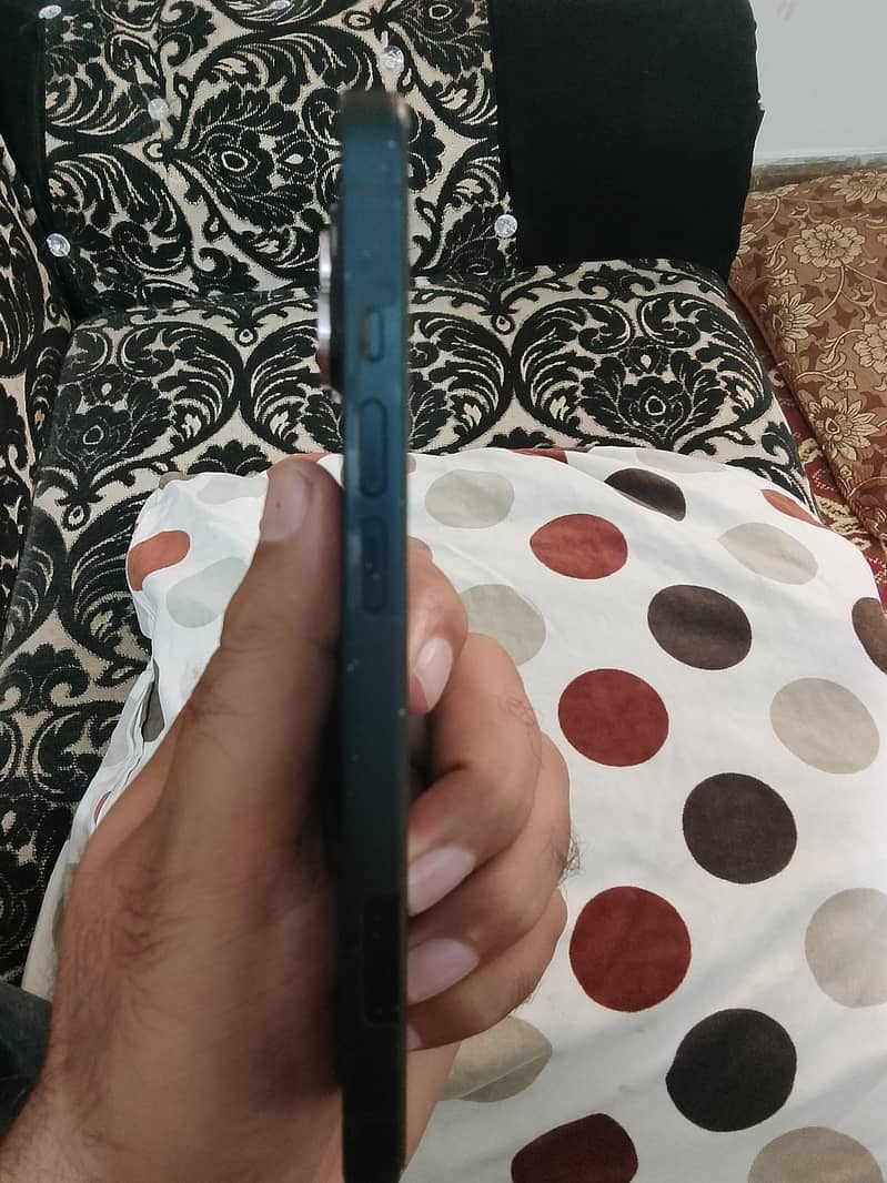 Apple iPhone 14 3