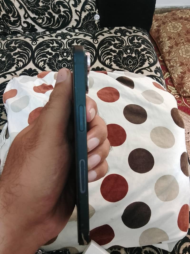 Apple iPhone 14 5
