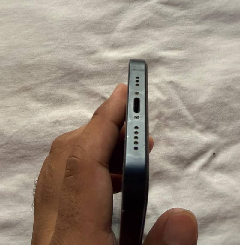 Apple iPhone 13 1
