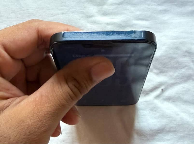 Apple iPhone 13 4