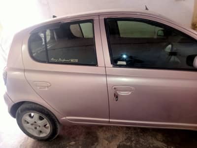 Toyota Vitz 2001