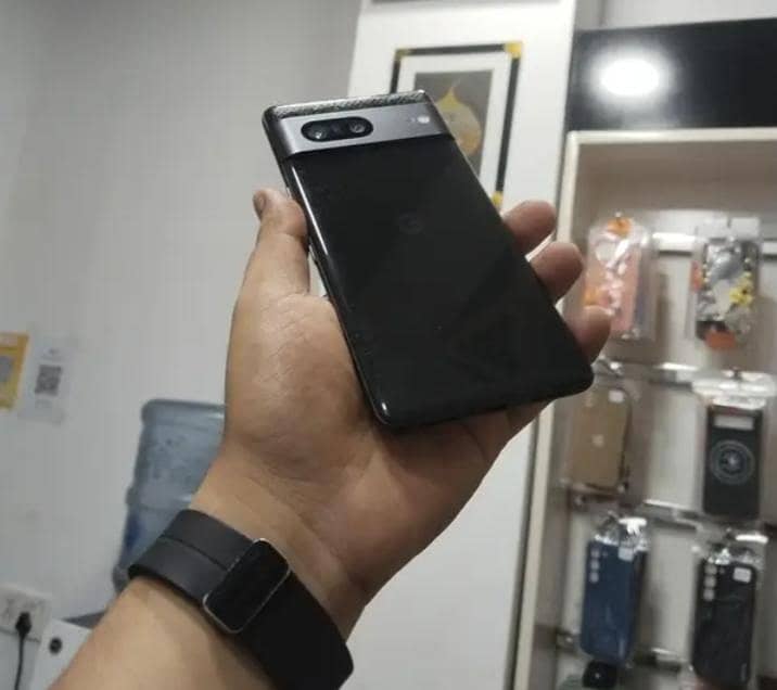 Google Pixel 7 panel 0