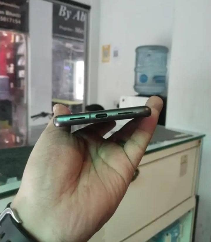 Google Pixel 7 panel 3