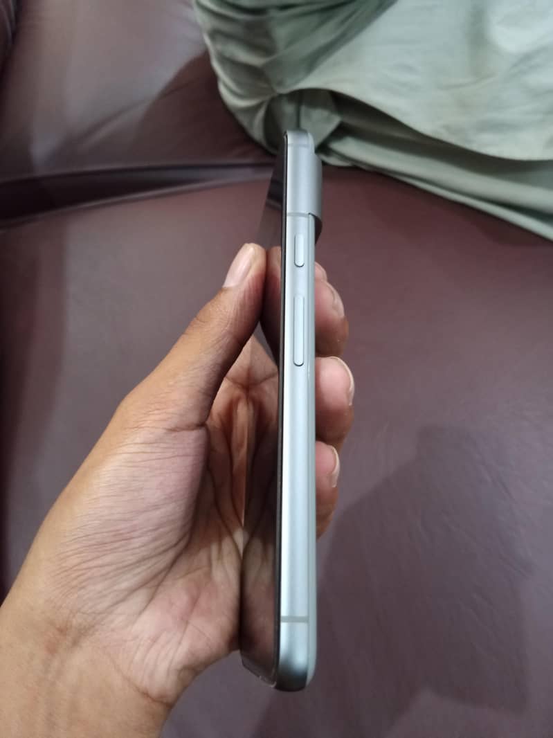 Google Pixel 8 3