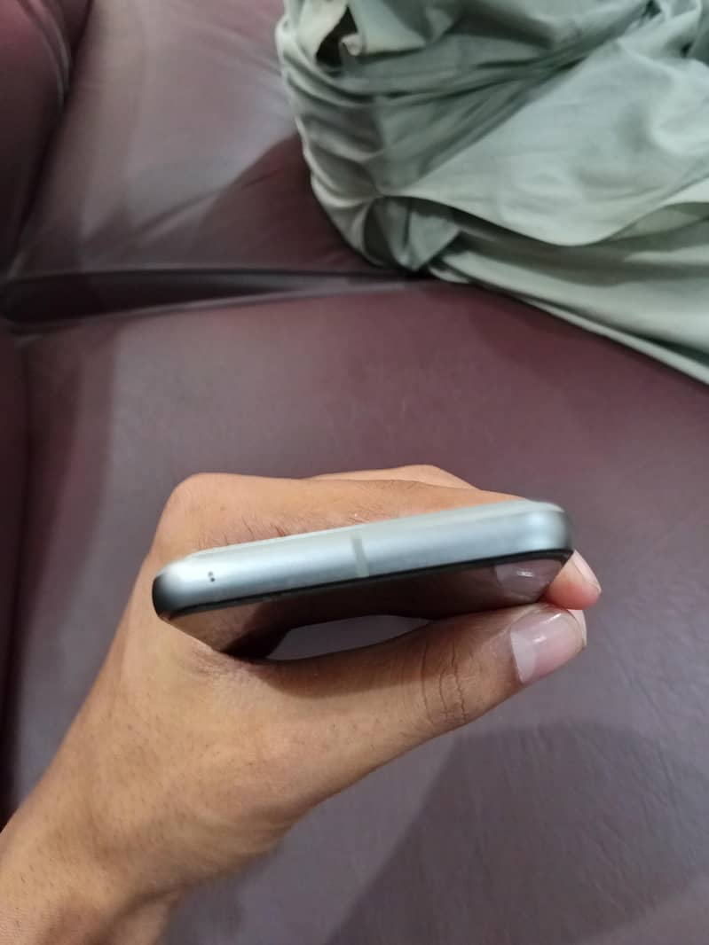 Google Pixel 8 6