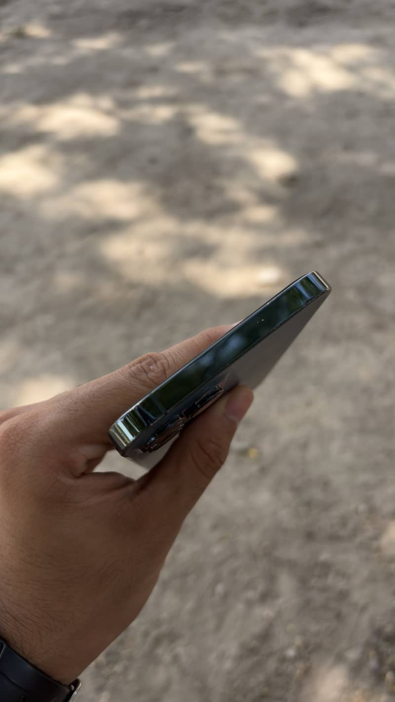 Apple iPhone 12 Pro Max 4