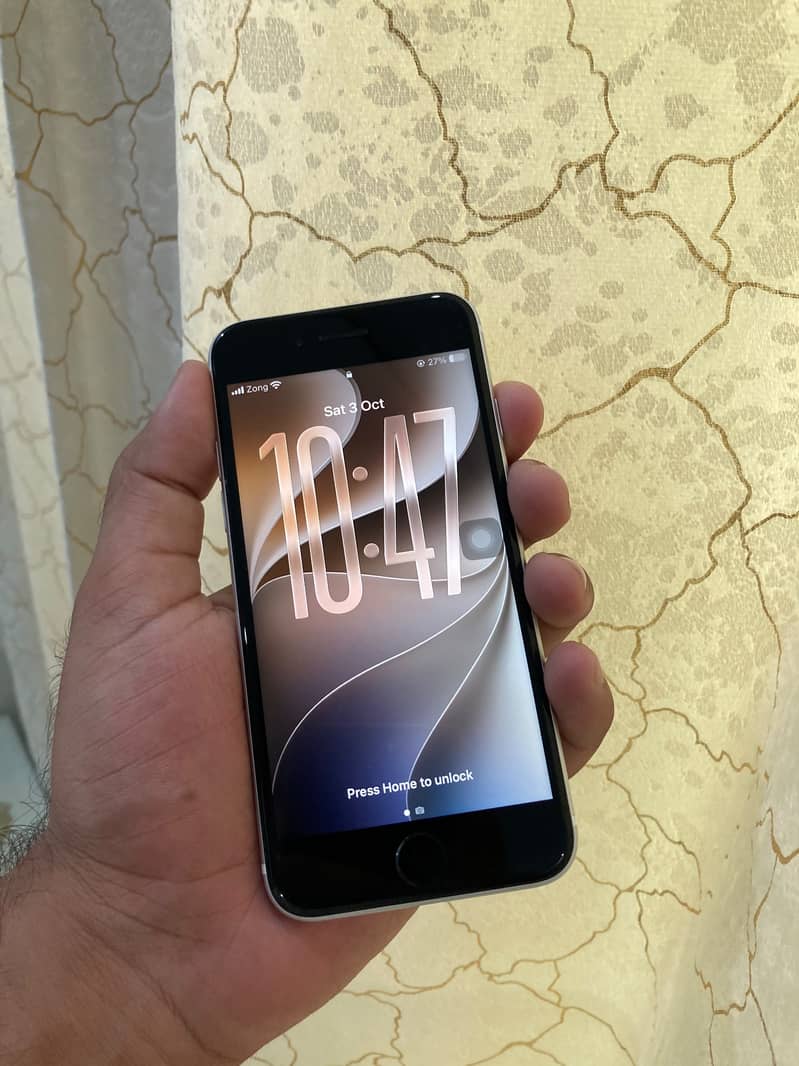 Apple iPhone SE 4