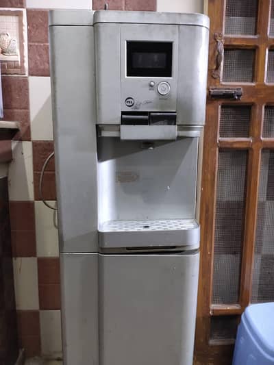 PEL Water Dispenser