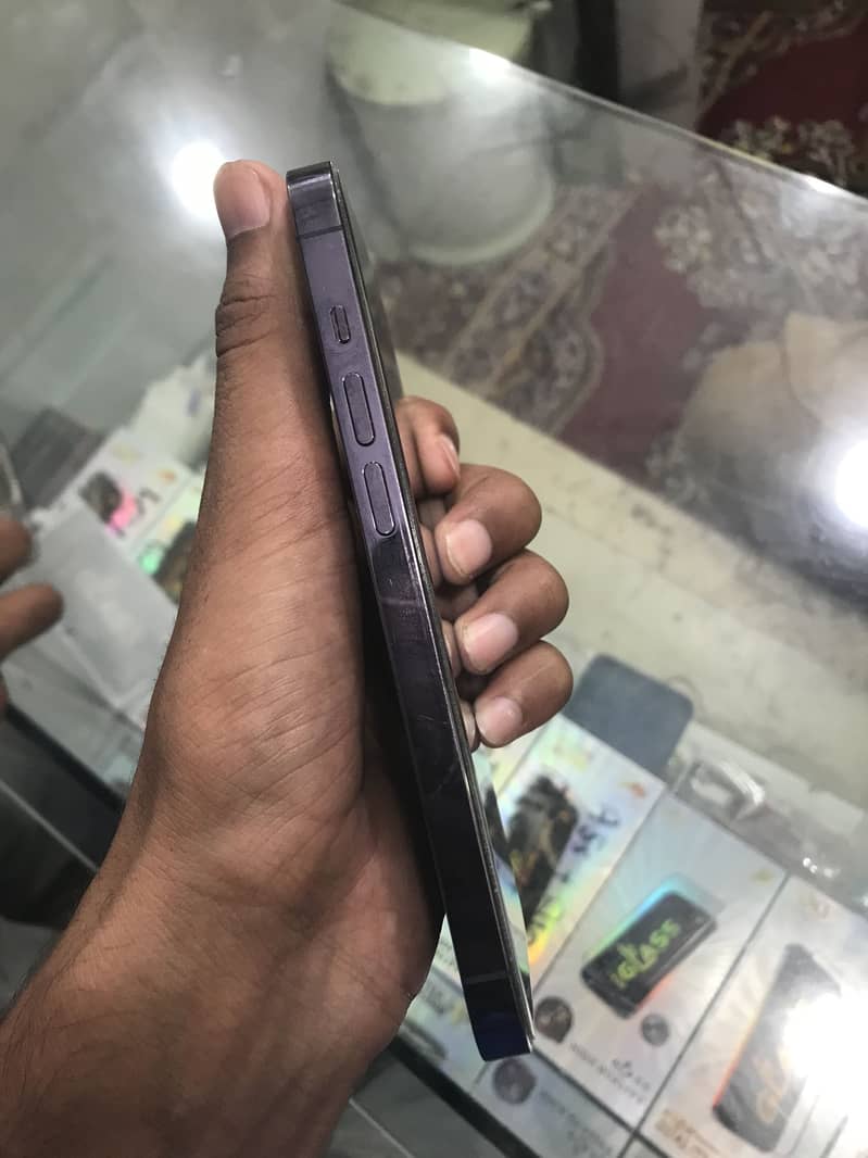 Apple iPhone 14 Pro 1