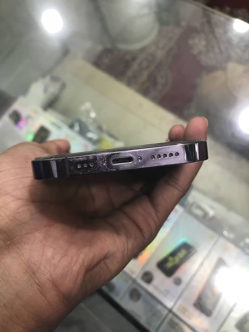 Apple iPhone 14 Pro 8