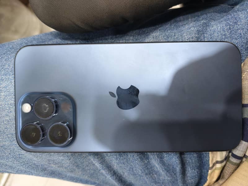 Iphone 15 pro max with box 2