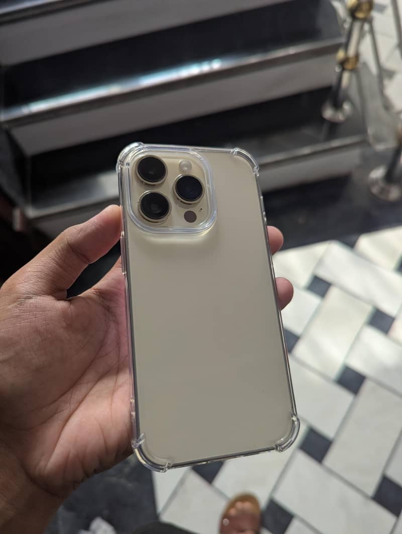 Apple iPhone 14 Pro 0