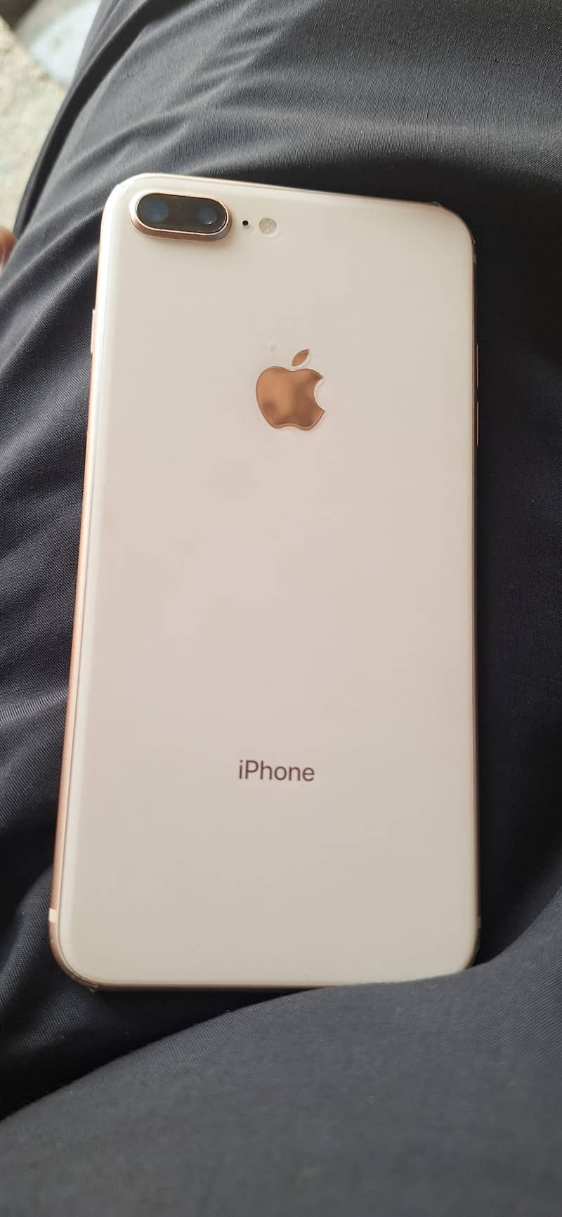 Apple iPhone 8 Plus 4