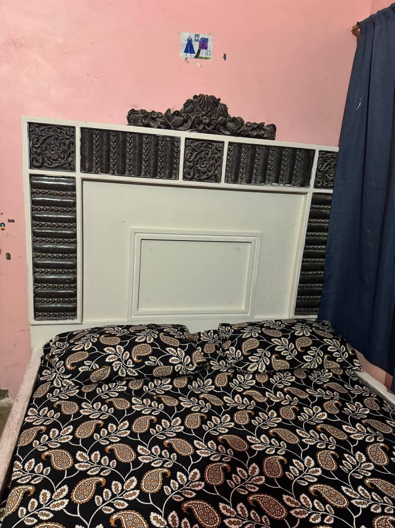 king size bed 0