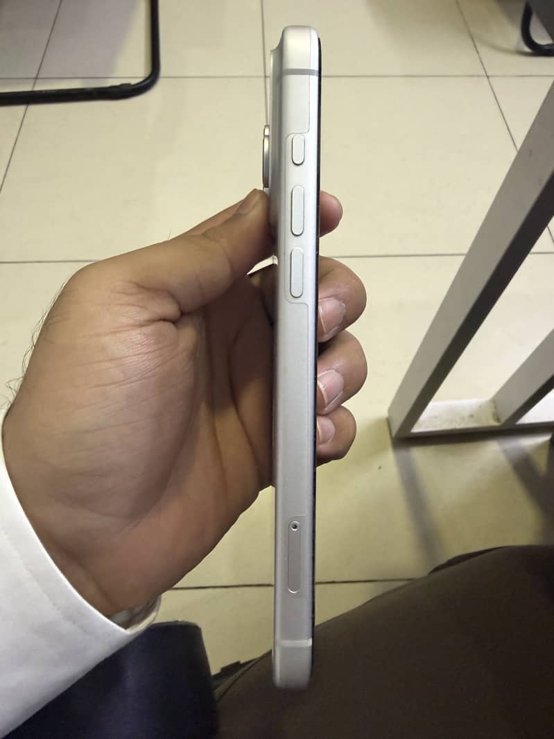 Apple iPhone 17 Pro Max 5