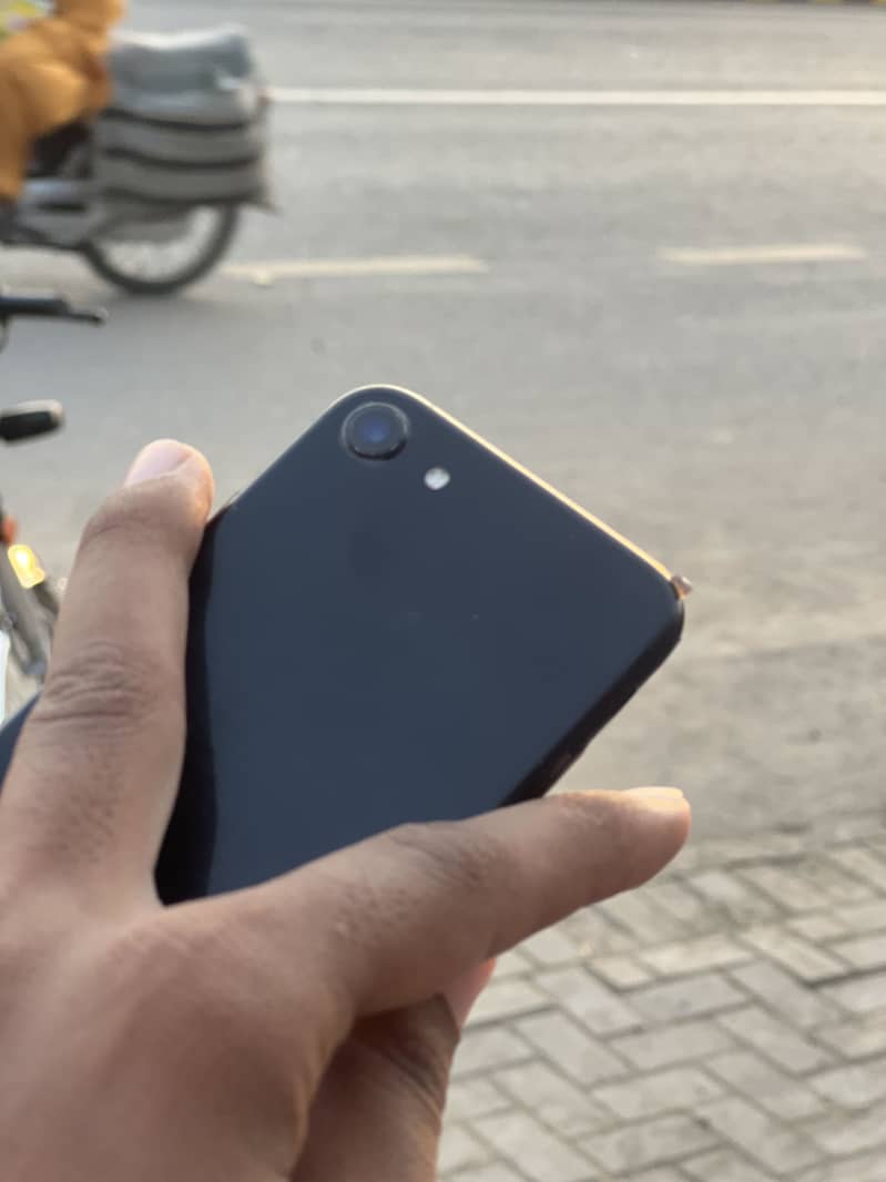 Apple iPhone 7 1