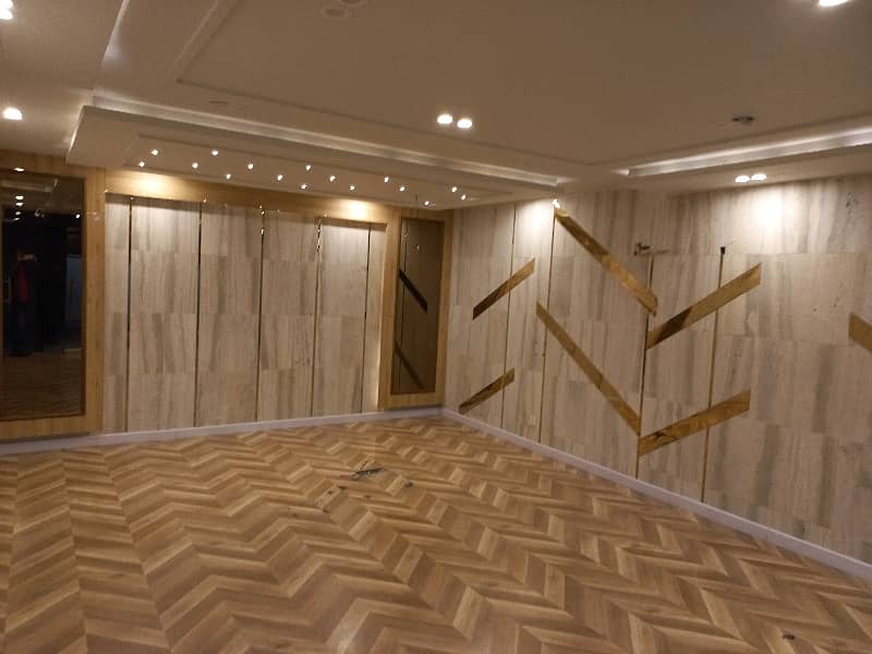8 MARLA 1st FLOOR WITH ELEVATOR 1