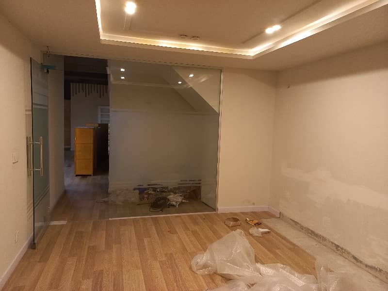8 MARLA 1st FLOOR WITH ELEVATOR 11