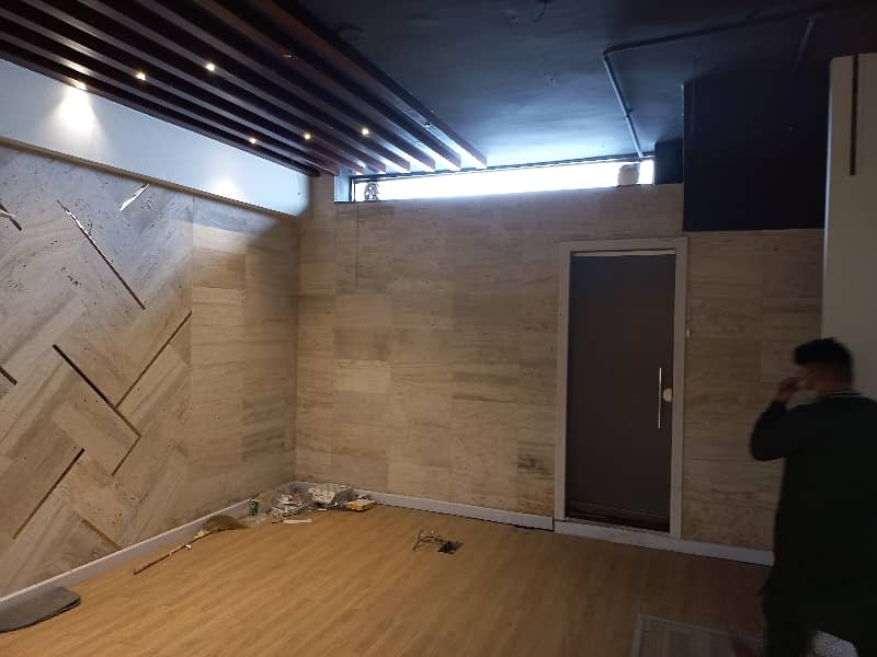 8 MARLA 1st FLOOR WITH ELEVATOR 15