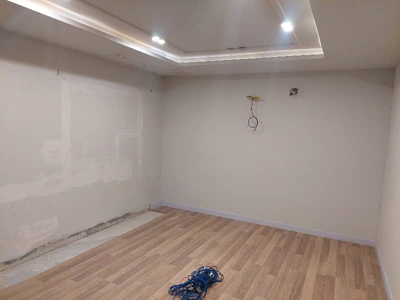 8 MARLA 1st FLOOR WITH ELEVATOR 27