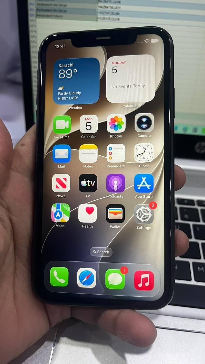 Apple iPhone 11 4