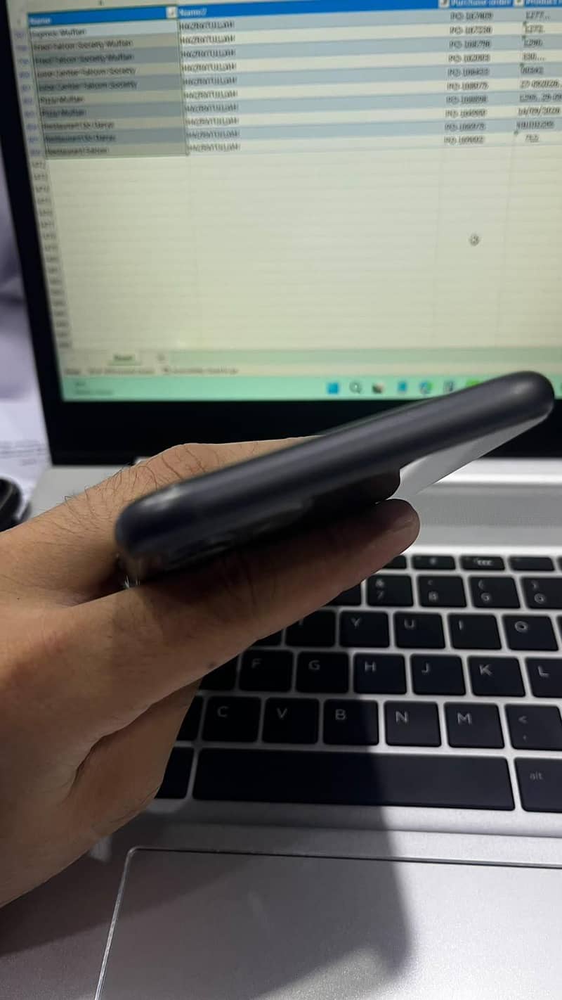 Apple iPhone 11 8