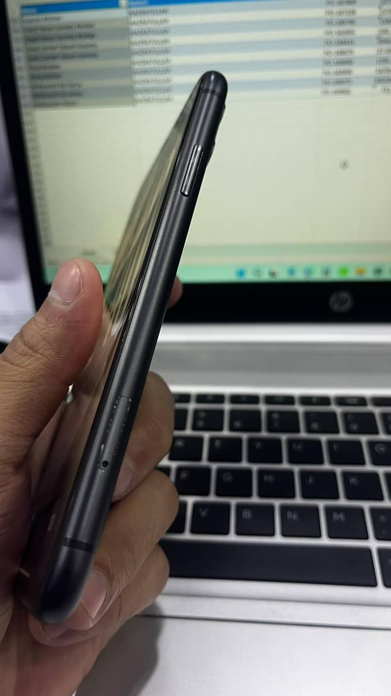 Apple iPhone 11 17