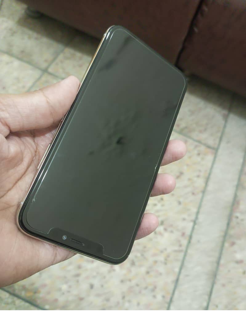Apple iPhone X 3