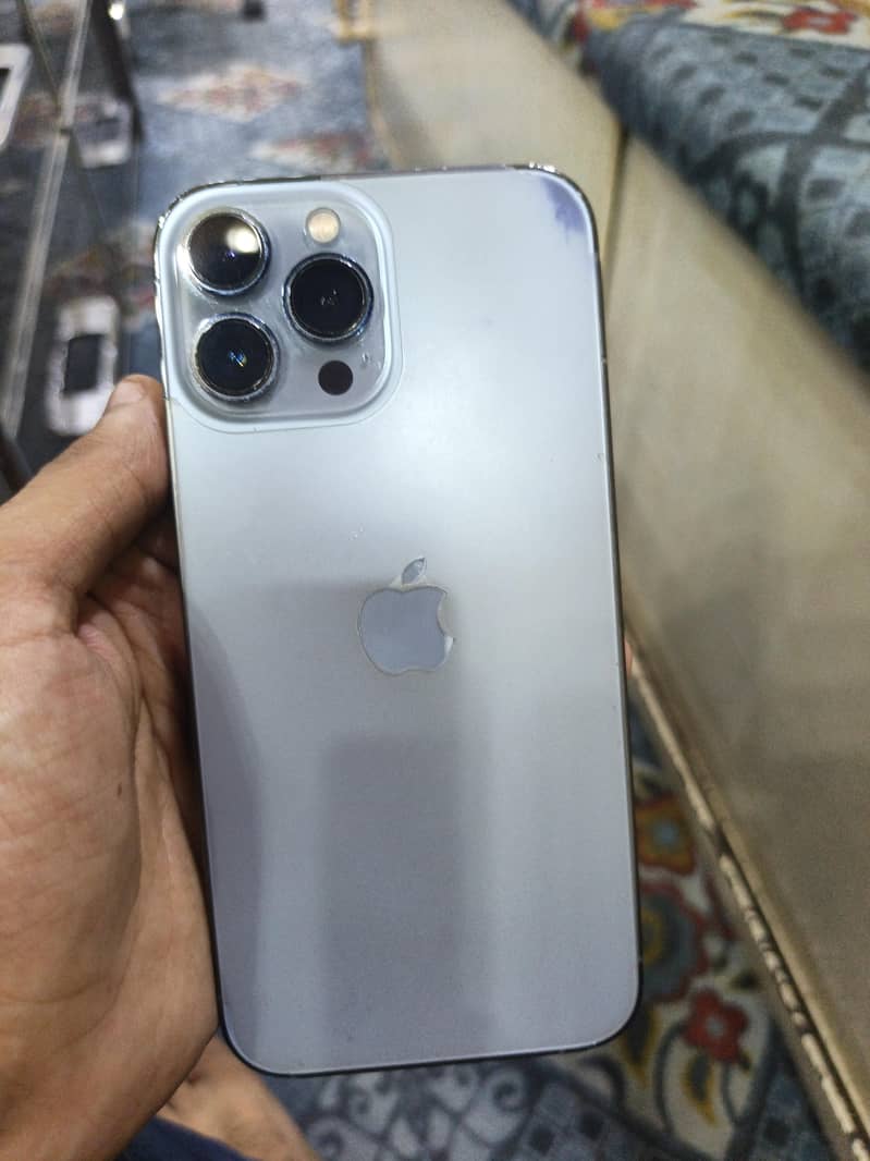 Apple iPhone 13 Pro Max 1