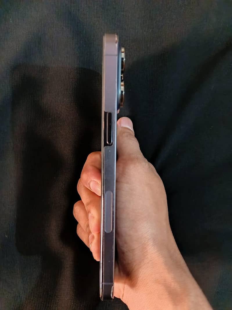 Apple iPhone 14 Pro Max 1