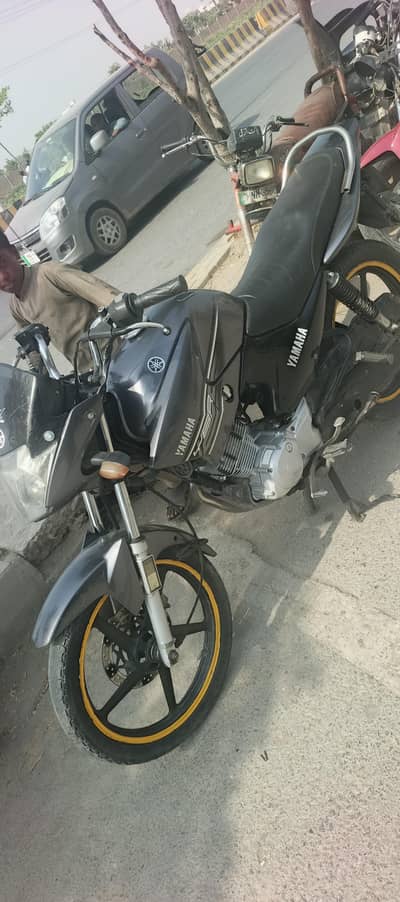 YBR 125 Awesome condition o3o2'o873485