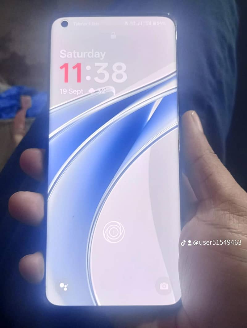 One Plus 10 Pro 4