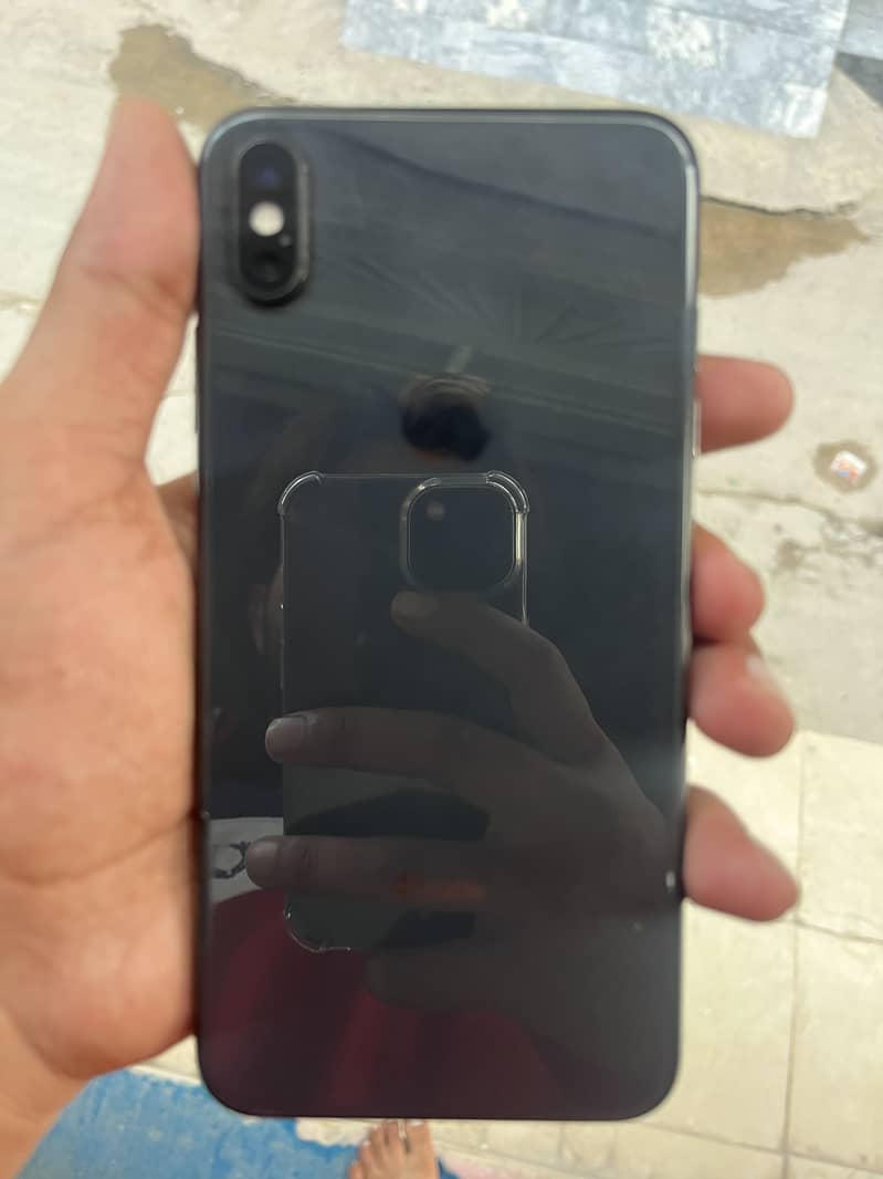 Apple iPhone XS Max 1