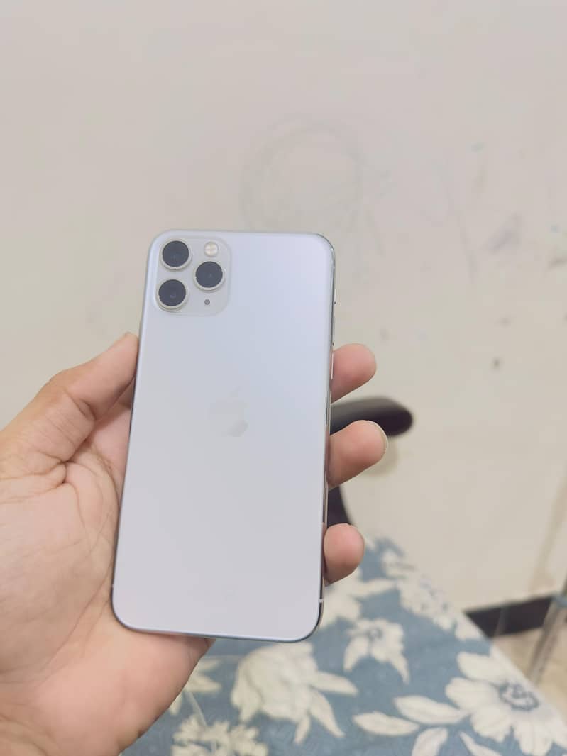 Apple iPhone 11 Pro 1