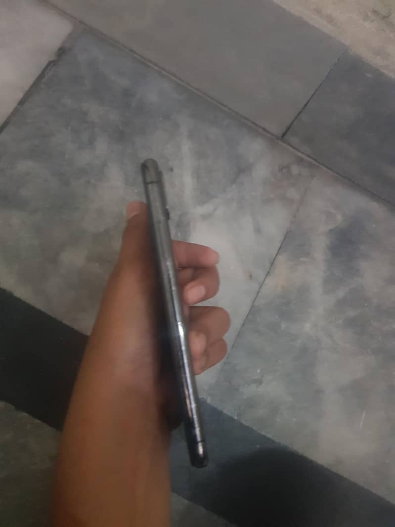Apple iPhone X 5