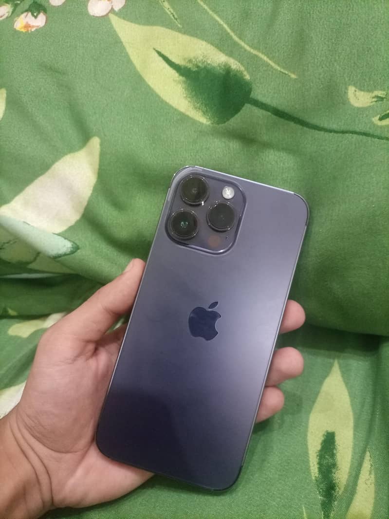 Apple iPhone 14 Pro Max 1