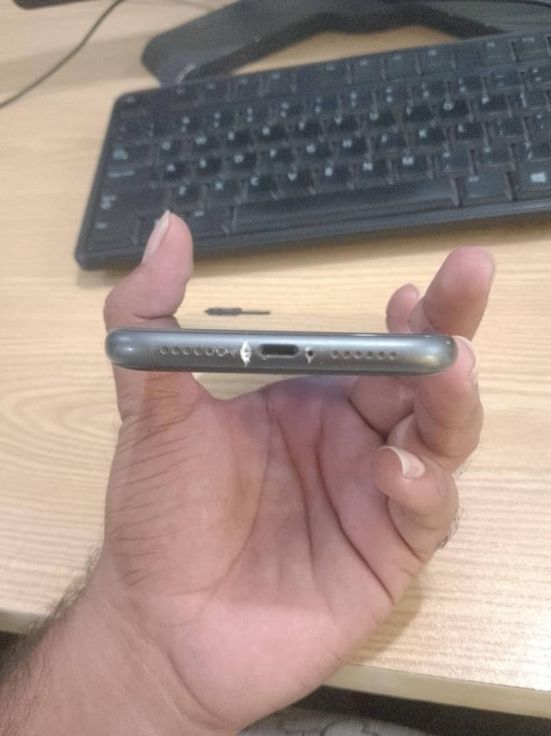 Apple iPhone 11 3