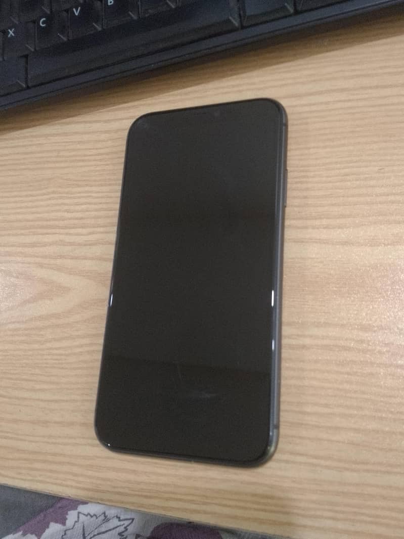 Apple iPhone 11 4